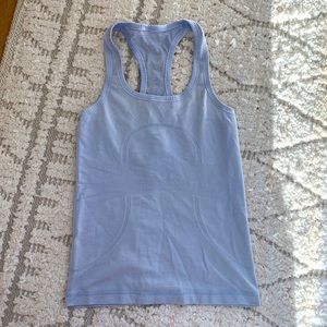 Lululemon tank size 4